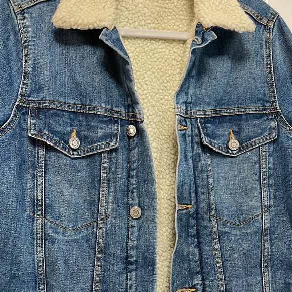 Sherpa-lined Denim Jacket - Picture 3 of 9